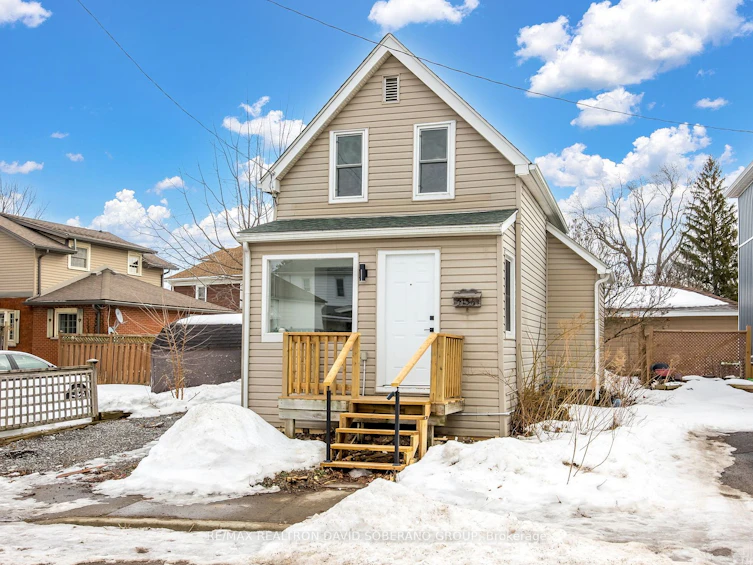 5156 St Lawrence Avenue, Niagara Falls, ON, L2E 3Z2