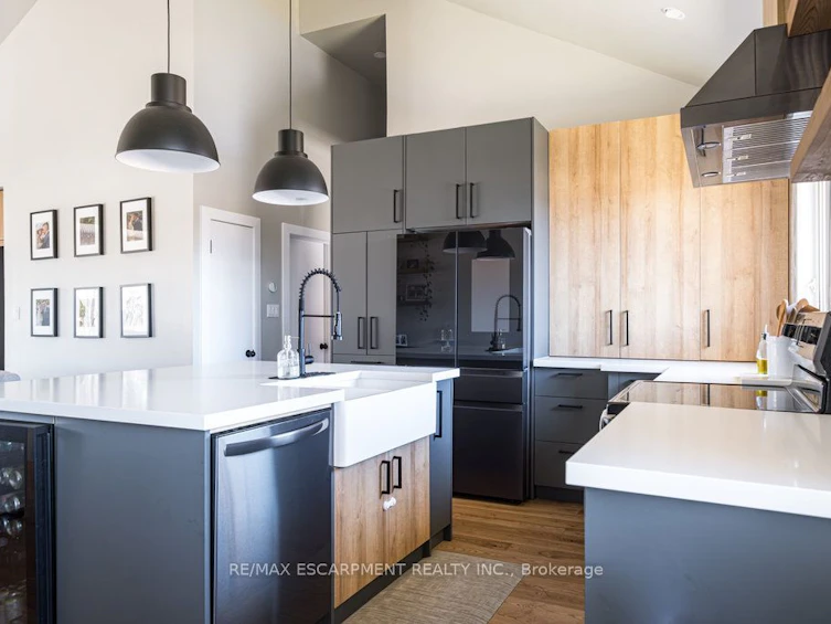 6 Shirley Street, Hamilton, ON, L9H 4S3 - 30