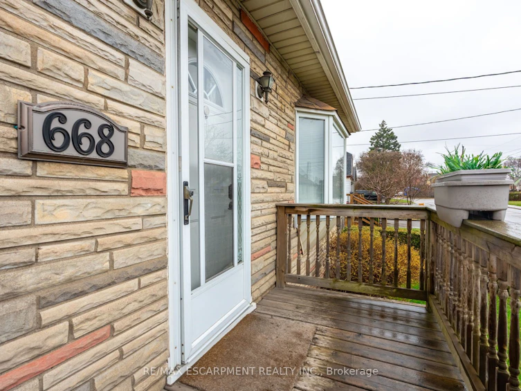 668 Burgess Avenue, Hamilton, ON, L8H 6J1 - 3