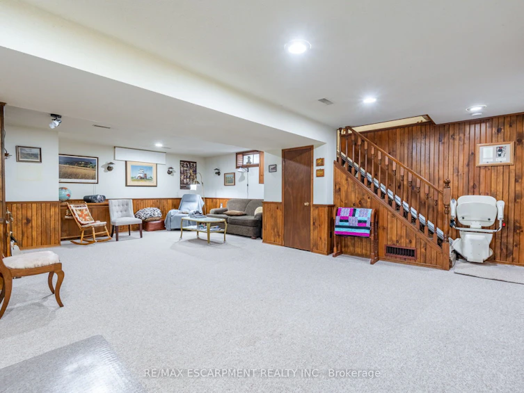 35 Kemp Drive, Hamilton, ON, L9H 2N1 - 18