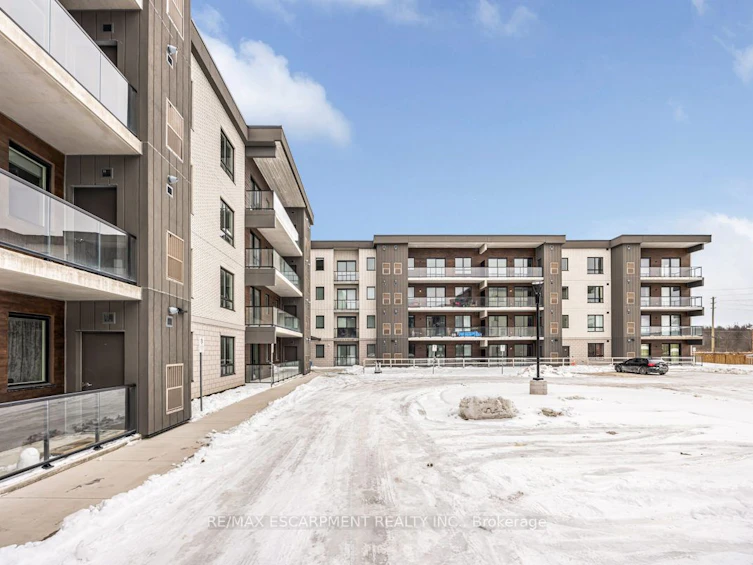 301-7549A Kalar Road, Niagara Falls, ON, L2H 3W6 - 3