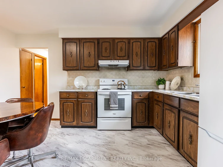 18 Renner Court, Hamilton, ON, L8K 6J4 - 16