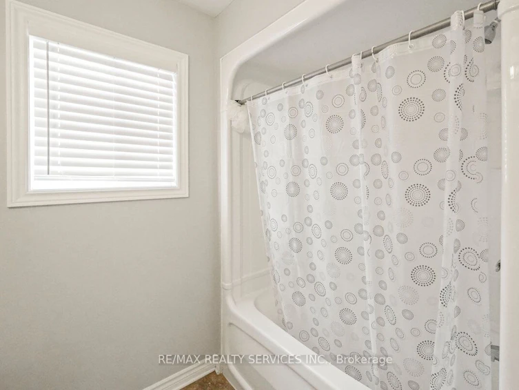 829 Oakcrossing Road, London, ON, N6H 0A4 - 39