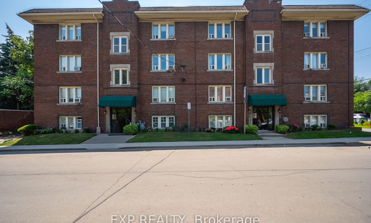 22-6 Vineland Avenue