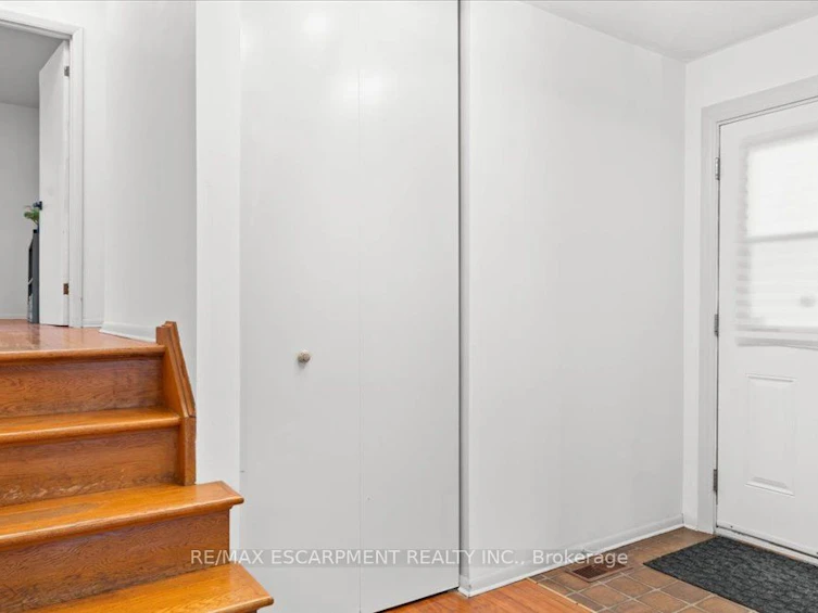 7 May Avenue, Belleville, ON, K8P 2N8 - 4