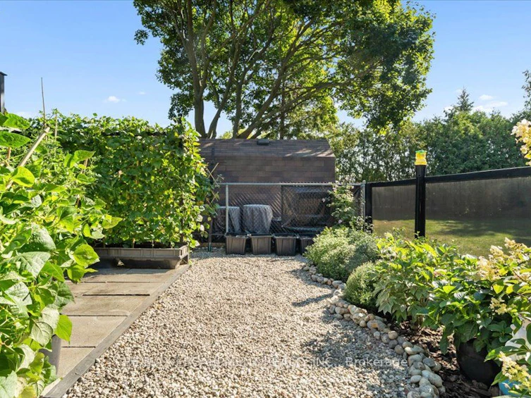 7 May Avenue, Belleville, ON, K8P 2N8 - 24