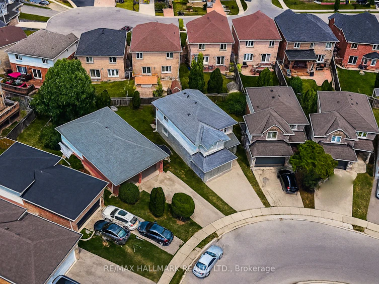 34 Marilyn Court, Hamilton, ON, L9B 2T5 - 3