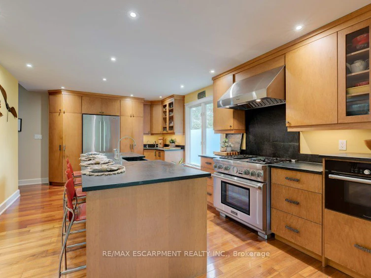 59 Park Road S, Grimsby, ON, L3M 4E7 - 11