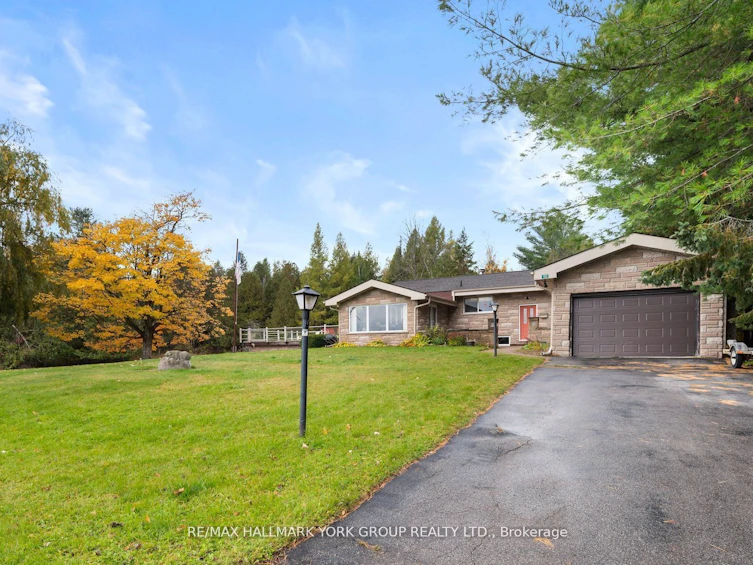 102 Albert Street, Kawartha Lakes, ON, K0M 1K0 - 2