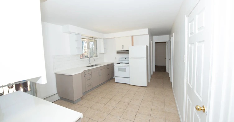 536 Glen Forrest Boulevard, Waterloo, ON, N2L 4J2 - 3