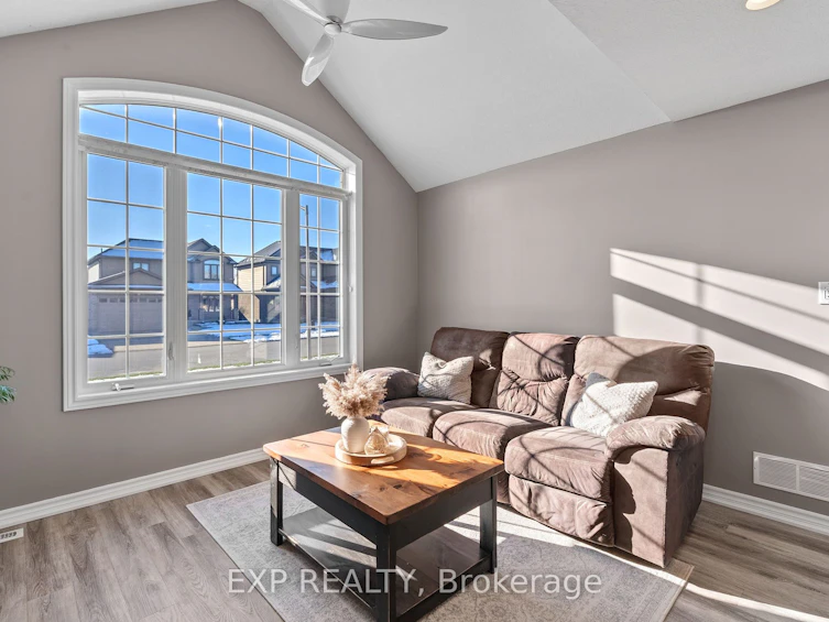 102 Joseph Street, Lucan Biddulph, ON, N0M 2J0 - 8