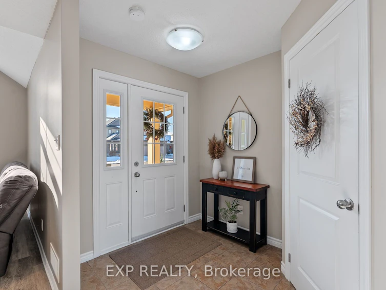 102 Joseph Street, Lucan Biddulph, ON, N0M 2J0 - 5