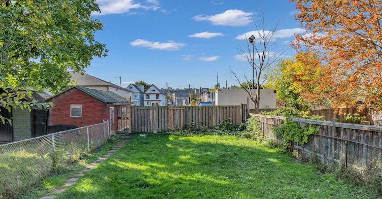22 Harvey Street, Hamilton, ON, L8L 2L8 - 44