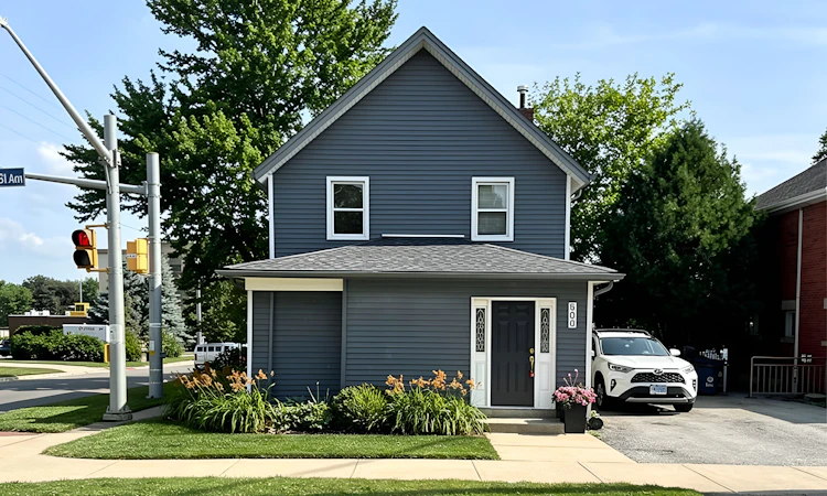 200 Waterloo Avenue
