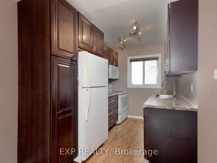152-166 Southdale Road W, London, ON, N6J 2J1 - 7