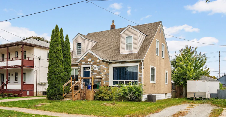 main and upper-298 Wallace Avenue S, Welland, ON, L3B 1R9 - 2