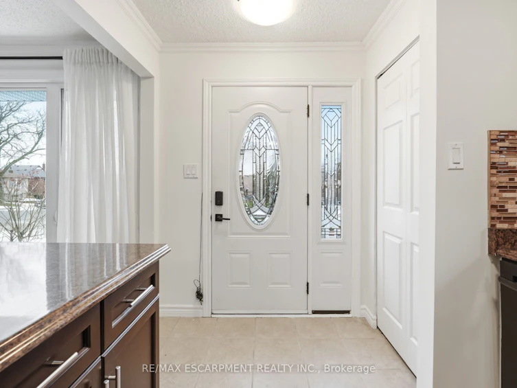 8 Elmore Drive N, Hamilton, ON, L8W 1T6 - 3