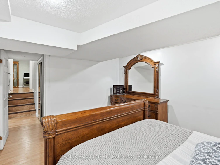 8 Elmore Drive N, Hamilton, ON, L8W 1T6 - 34