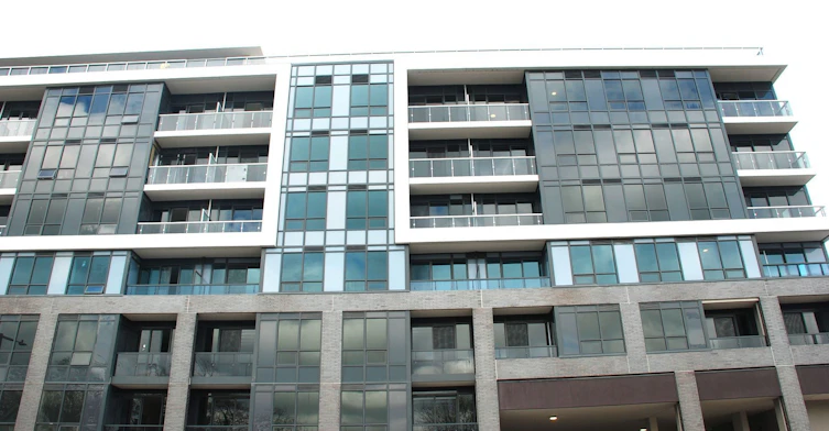 605-415 Main Street W, Hamilton, ON, L8P 1K5 - 2