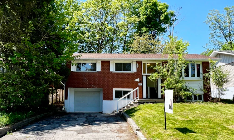 194 Cedarbrae Avenue