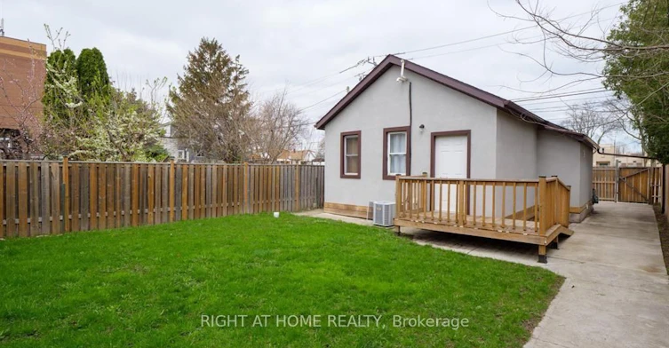 762 Aylmer Avenue E, Windsor, ON, N9A 1V3