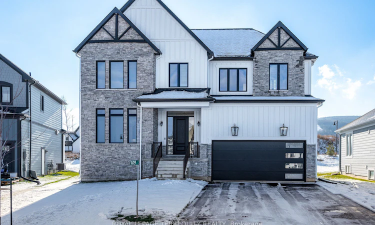 109 Stillwater Crescent