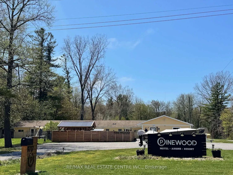 9717 Army Camp Road, Lambton Shores, ON, N0N 1J3 - 2
