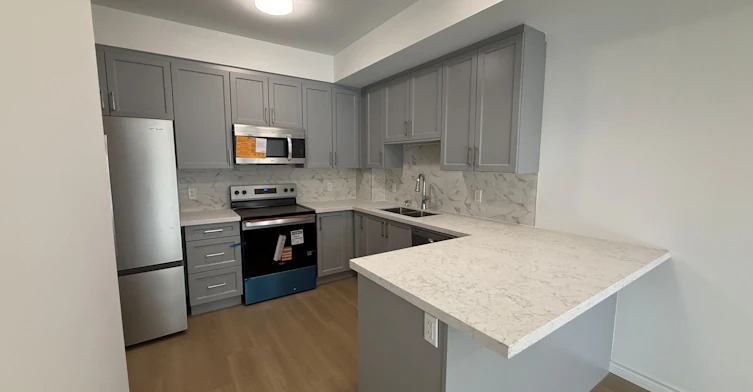 11-2 Slessor Boulevard, Grimsby, ON, L3M 3T2 - 6