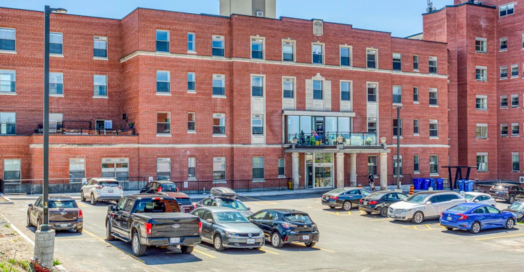 B01-175 Hunter Street E, Peterborough, ON, K9H 1G9