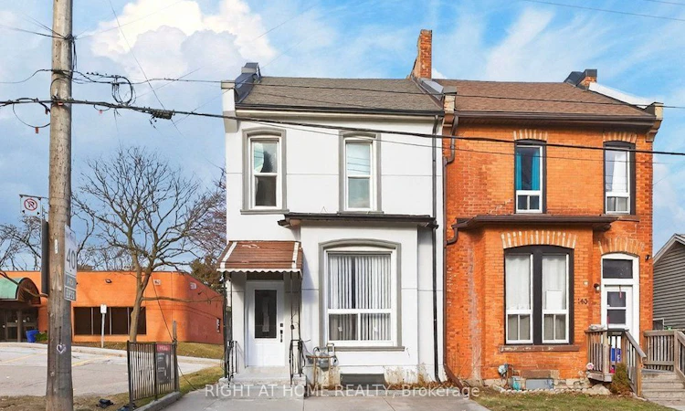 141 Ray Street N