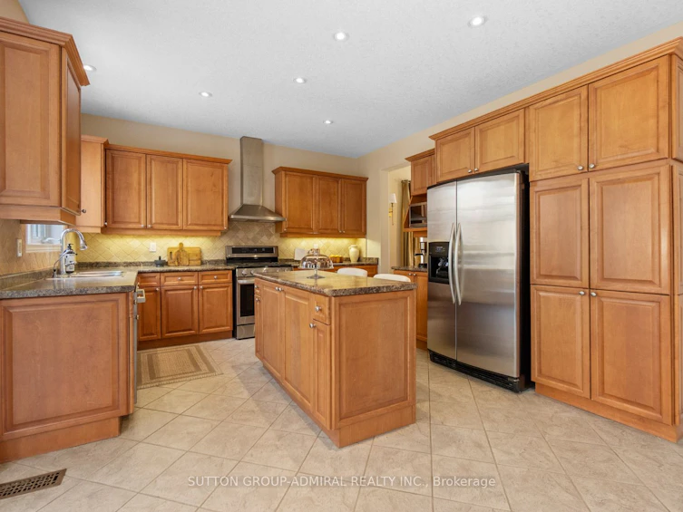303 Winterburg Court, Waterloo, ON, N2V 2S8 - 15