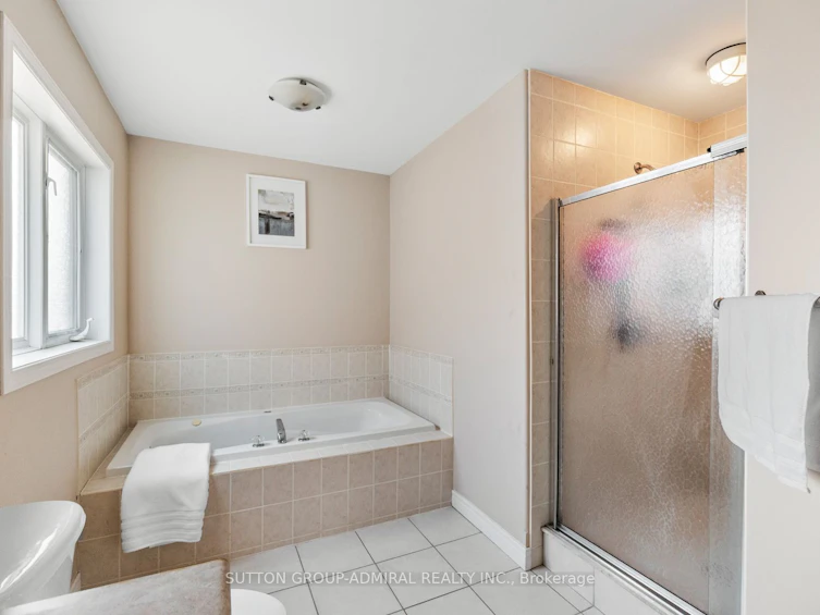 303 Winterburg Court, Waterloo, ON, N2V 2S8 - 27