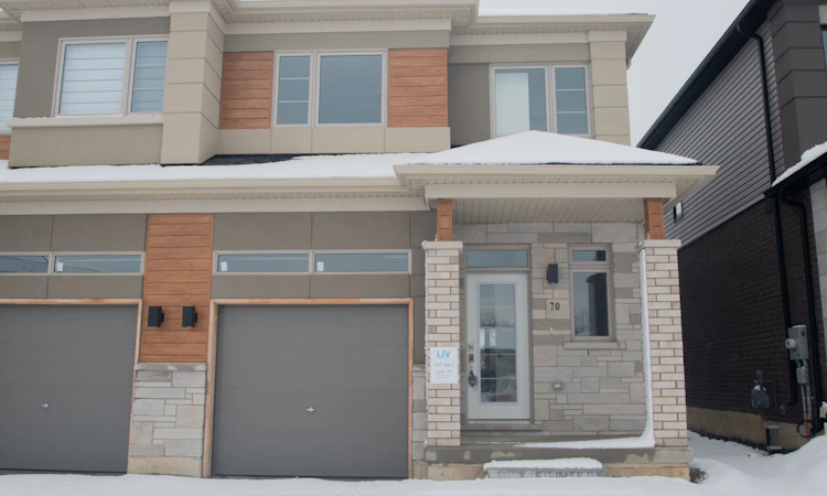 70-660 Colborne Street W