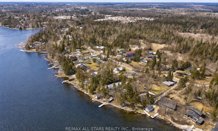 112 Sturgeon Glen Road