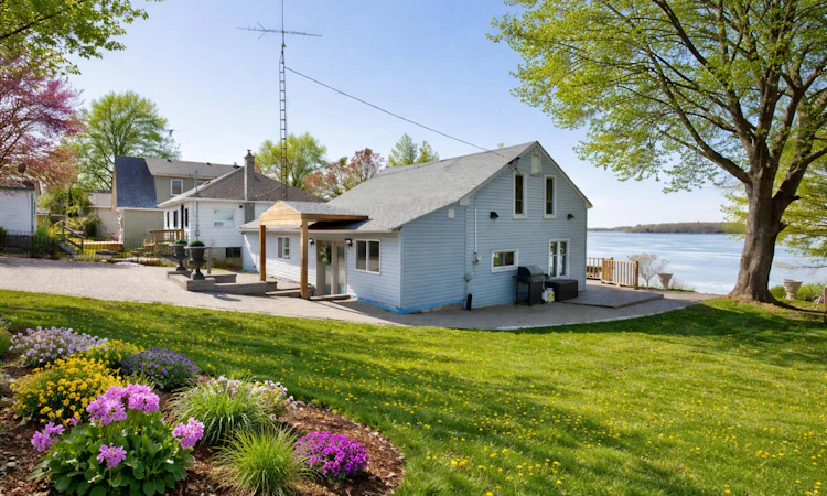 39-6108 Curtis Point Road