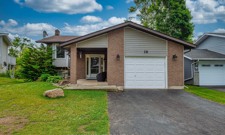 10 Cedartree Lane