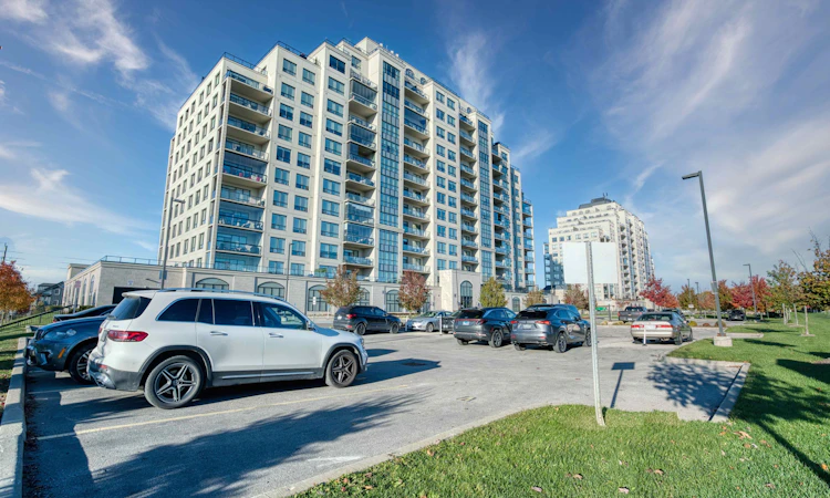 313-260 Villagewalk Boulevard