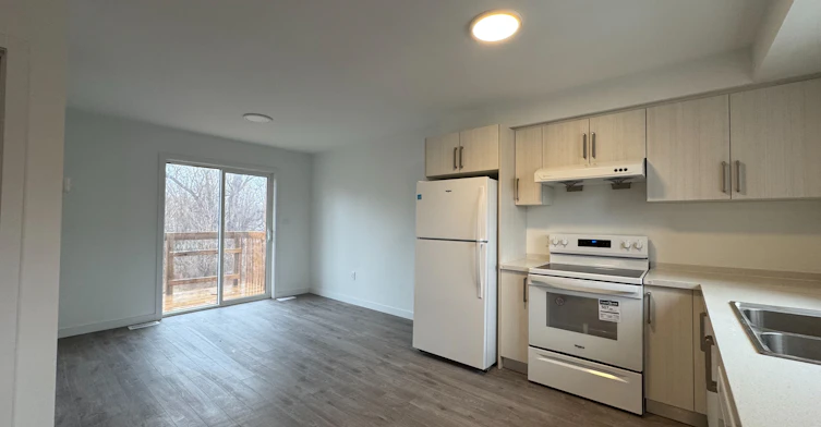 (MAIN)-127 Highriver Trail, Welland, ON, L3C 0H6