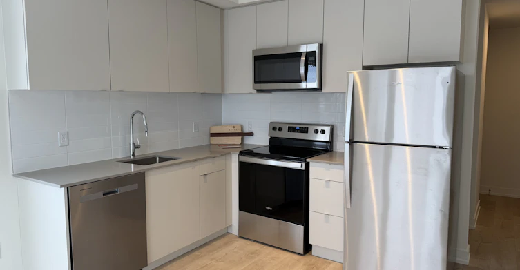Suite 334 (302C)-16 Melbourne Avenue, St. Catharines, ON, L2P 3J8 - 4