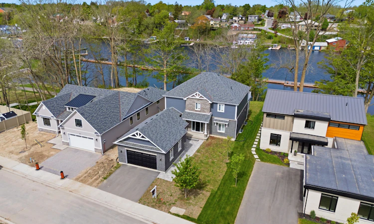 101 Villeneuve Drive