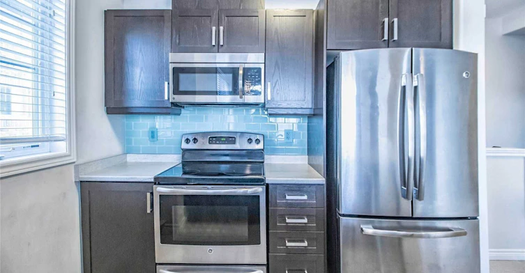 225 Westbank Trail, Hamilton, ON, L8J 0H4 - 3