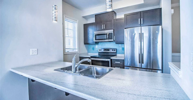 225 Westbank Trail, Hamilton, ON, L8J 0H4 - 4