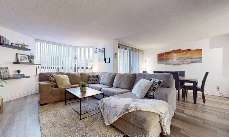 403-688 Preston Parkway