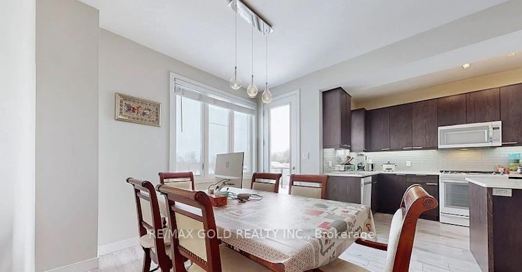 997 West Village Square, London, ON, N6G 0J7 - 9