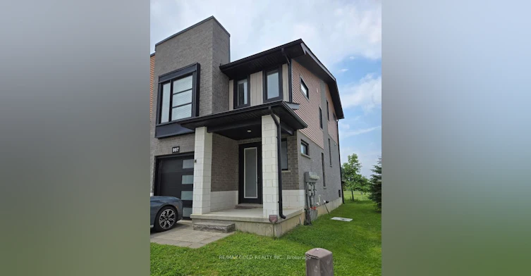 997 West Village Square, London, ON, N6G 0J7 - 2