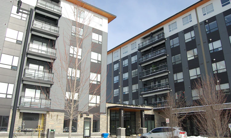 505-247 Northfield Drive E