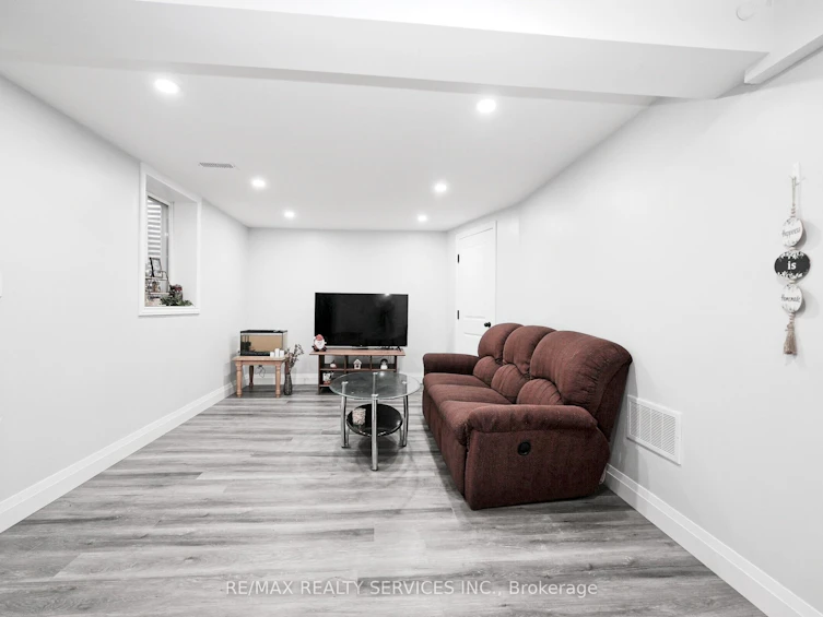 8 Yeoman Drive, Brantford, ON, N3R 7S8 - 36