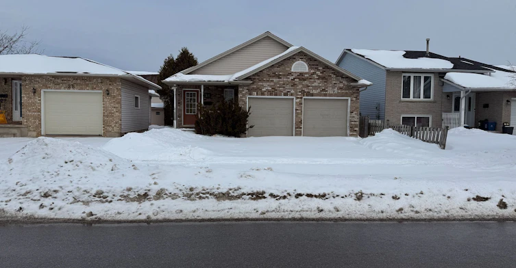 Main-24 Eastwood Drive, Welland, ON, L3C 6W4