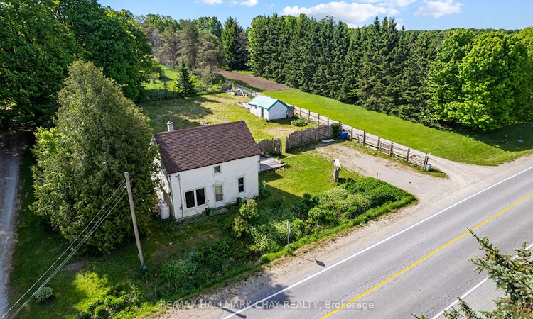500218 Grey Road 12 Road