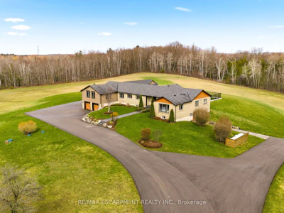 1371 10th Concession Road W - 2